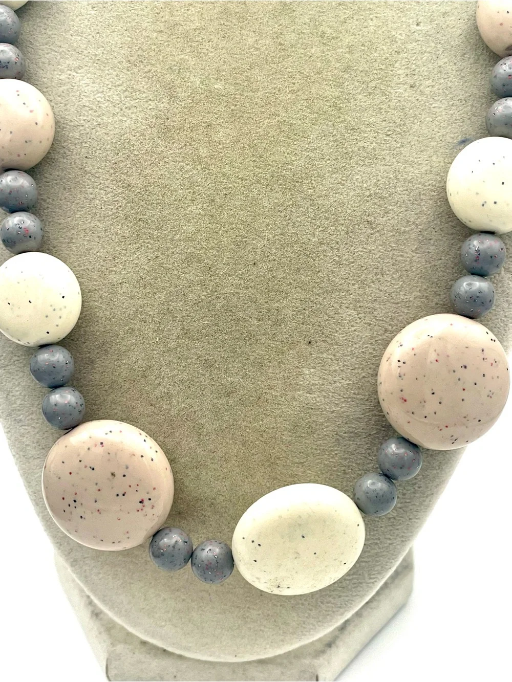 Vintage Avon “Sand Pebbles” Speckled Bead Necklace Cream, Taupe, and Gray. 22 in